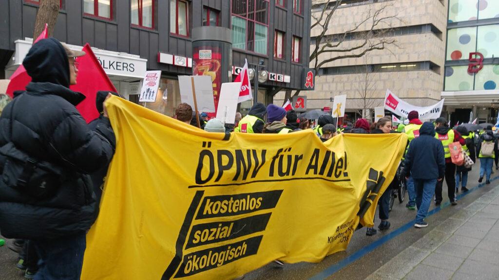 20240301 105200 - Mehr Fahrgäste, weniger Fahrer - Fridays for Future, ÖPNV, Streik, ver.di Baden-Württemberg - Blog