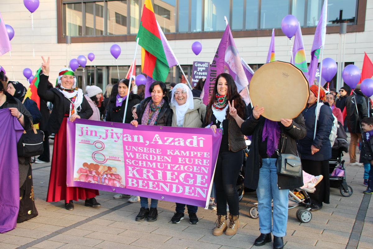 IMG 0718 - „Welche Frauenrechte schützt die ‚feministische‘ Außenpolitik in Gaza?“ - DKP Gießen, Gießen, Internationaler Frauentag 2024 - Blog