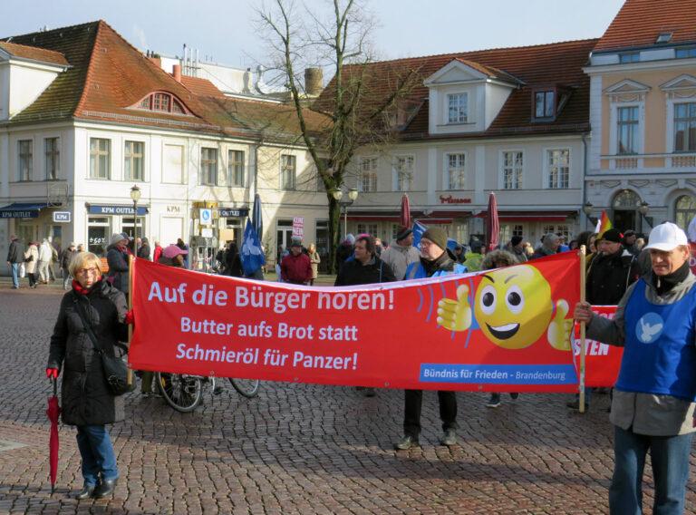 IMG 5250 - „Friedensfähig statt kriegstüchtig“ - Ostermarsch 2024 - Ostermarsch 2024