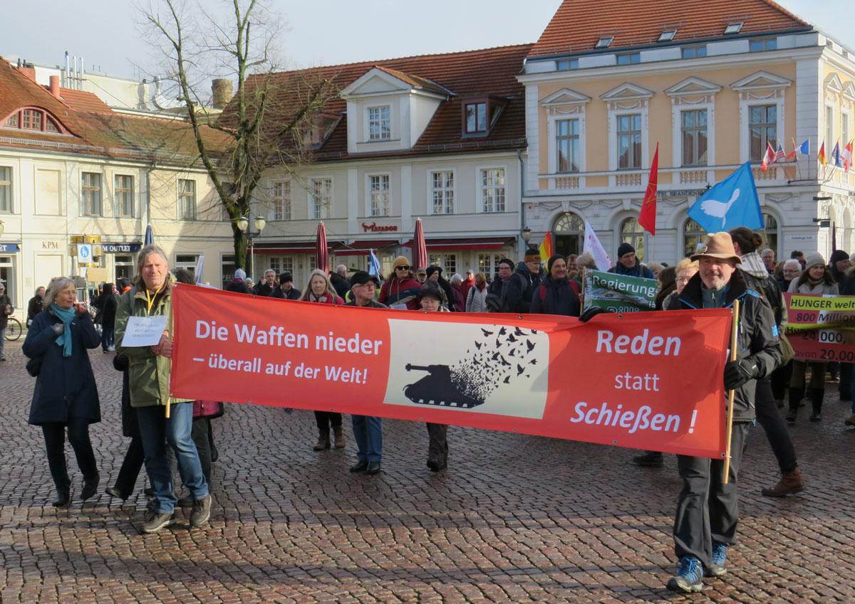 IMG 5252 - „Friedensfähig statt kriegstüchtig“ - Ostermarsch 2024, Potsdam - Blog