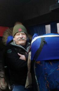 Stefan im Bus - „Sorgt dafür, dass eure Regierungen die Waffenlieferungen beenden!“ - Antifa-Karawane, DKP Berlin, Donbass, Stefan Natke - Blog