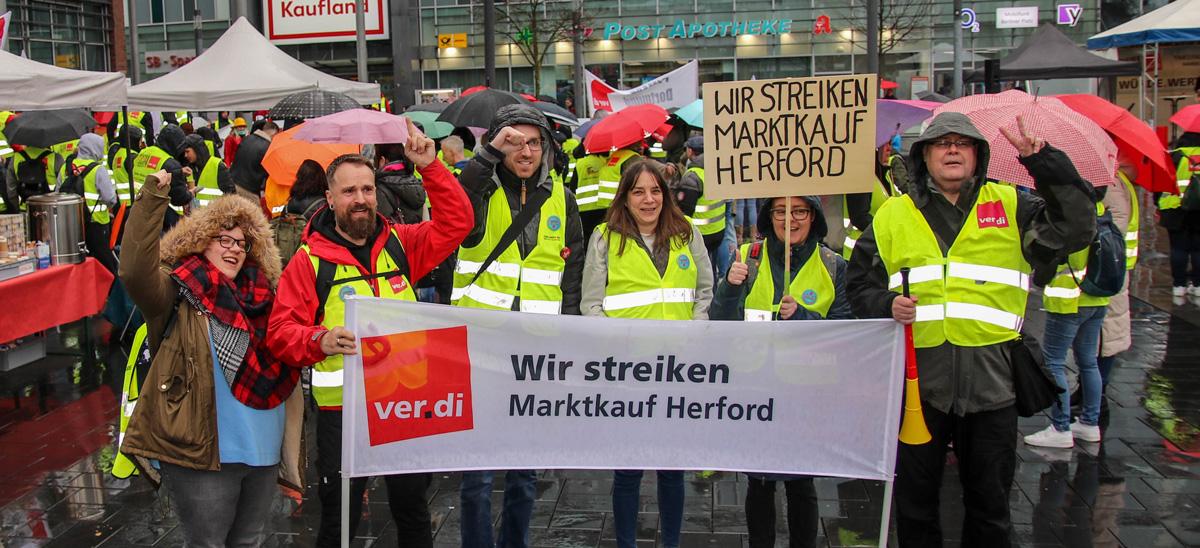 140302 Bildmeldung Einzelhandel - „Ostern steht vor der Tür, wir auch!“ - Einzelhandel, Groß- und Außenhandel, Lohnentwicklung, Streikaktionen, Tarifverhandlungen, ver.di - Wirtschaft & Soziales