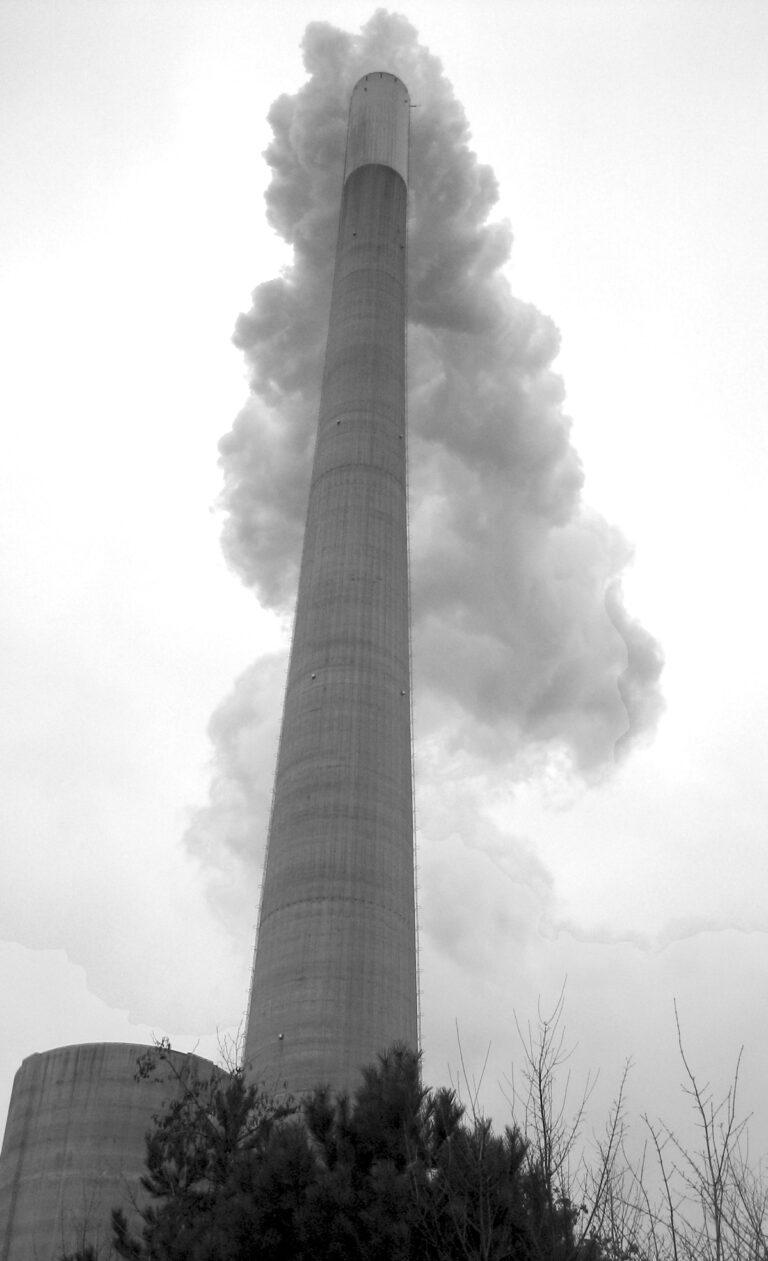 1608 Kohlekraftwerk Mehrum Schornstein - Der Markt soll es richten - Emissionshandel - Emissionshandel