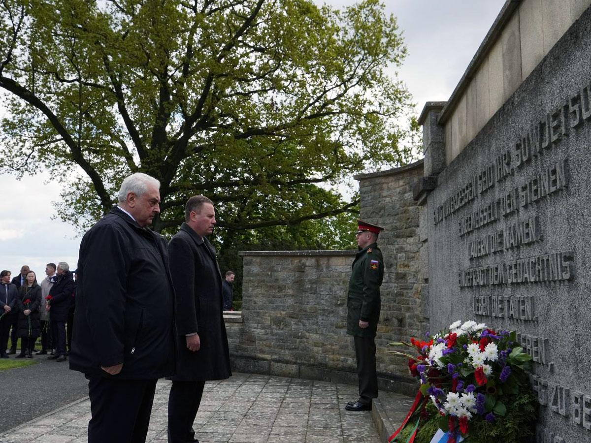 170402 Gedenken - „Zerstörung des historischen Gedächtnisses“ - Gedenkpolitik, Russophobie - Politik