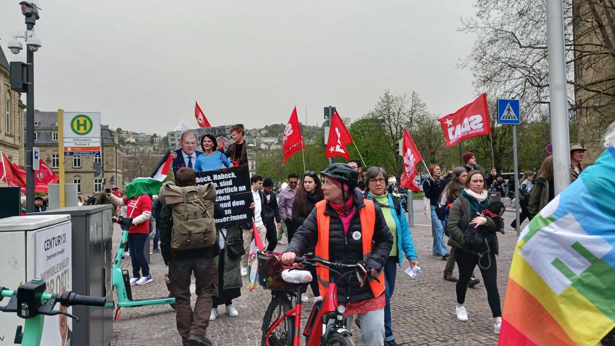 20240330 140056 - „Lumpenpazifisten“ brauchen Mut - Bremer Friedensforum, Düsseldorfer Friedensforum, Friedenskoordination Berlin, Gewerkschaften gegen Aufrüstung, Netzwerk Friedenskooperative, Ostermarsch 2024, SDAJ - Blog