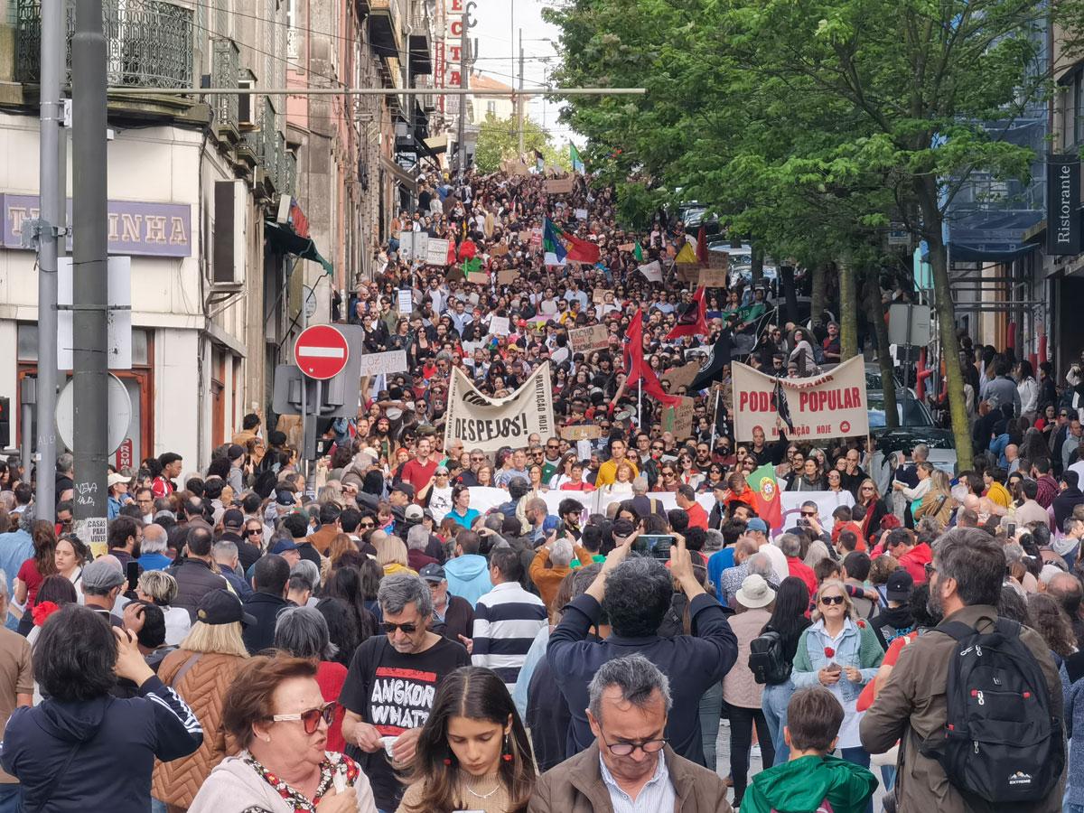 IMG 20240425 165550 - Porto feiert 50 Jahre Nelkenrevolution - 50 Jahre Nelkenrevolution, PCP, Porto, Portugal - Blog