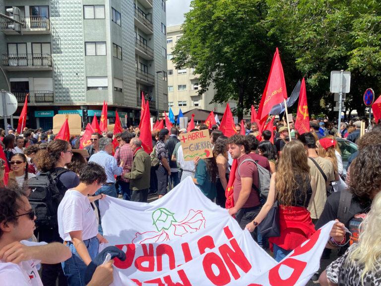 IMG 2250 - Porto feiert 50 Jahre Nelkenrevolution - Portugal - Portugal