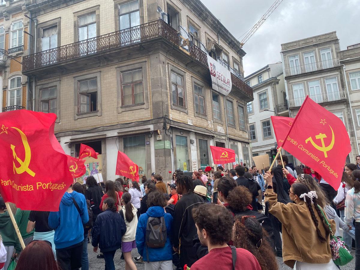 IMG 2264 - Porto feiert 50 Jahre Nelkenrevolution - 50 Jahre Nelkenrevolution, PCP, Porto, Portugal - Blog