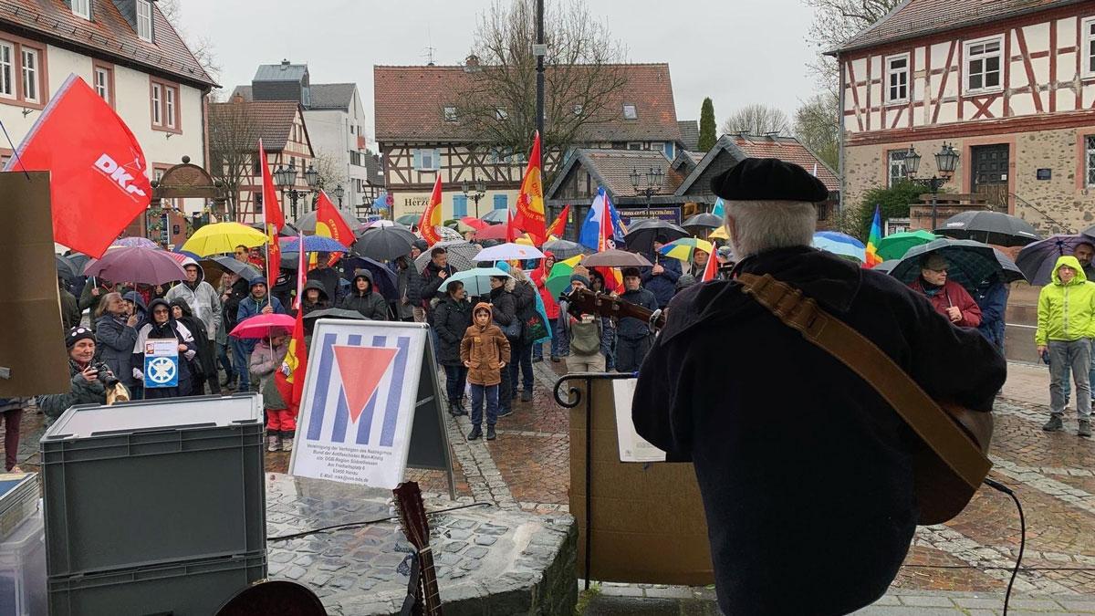 bruchkoebel ostermarsch 2024 HR fuer UZ - „Lumpenpazifisten“ brauchen Mut - Bremer Friedensforum, Düsseldorfer Friedensforum, Friedenskoordination Berlin, Gewerkschaften gegen Aufrüstung, Netzwerk Friedenskooperative, Ostermarsch 2024, SDAJ - Blog