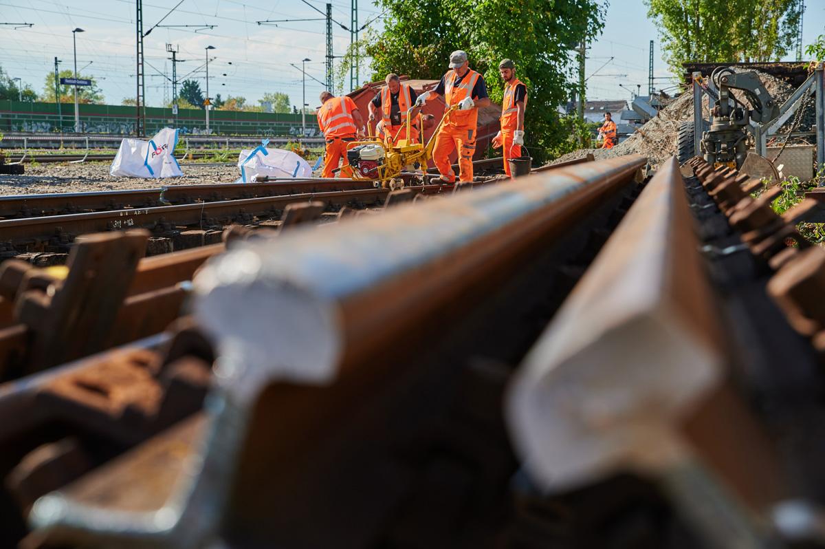 210201 Infrastruktur - Die Schuldenbremse muss weg! - UZ vom 24. Mai 2024 - UZ vom 24. Mai 2024