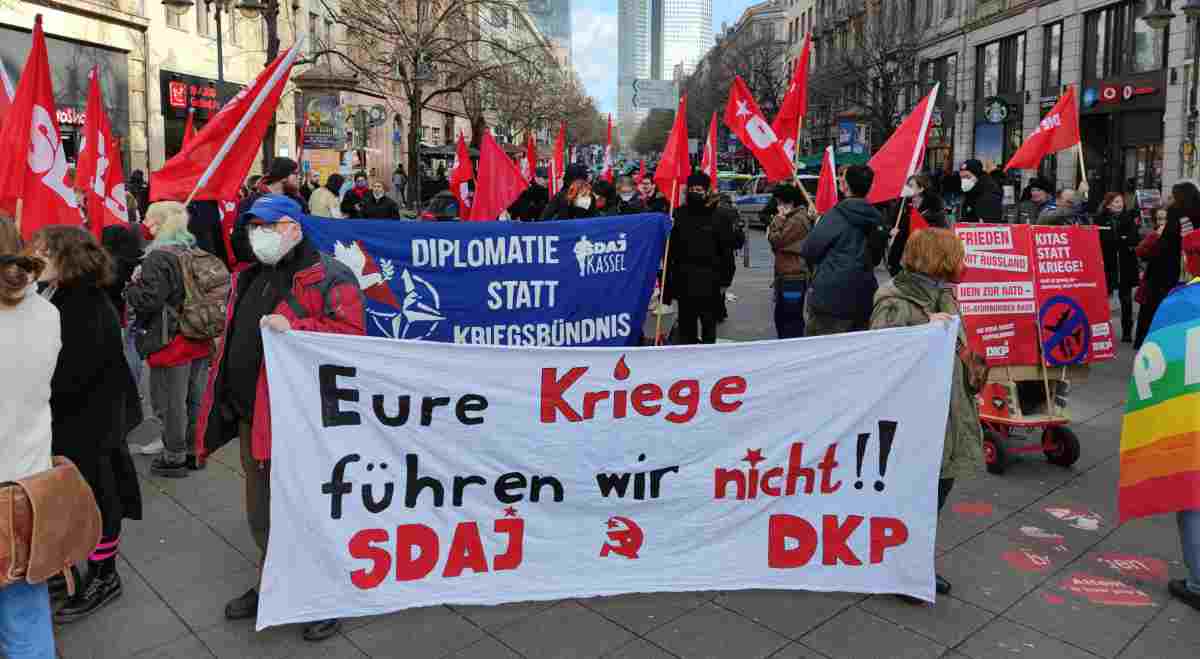 2413 01 - Ohne uns - Militarisierung, SDAJ, Wehrpflicht - Blog