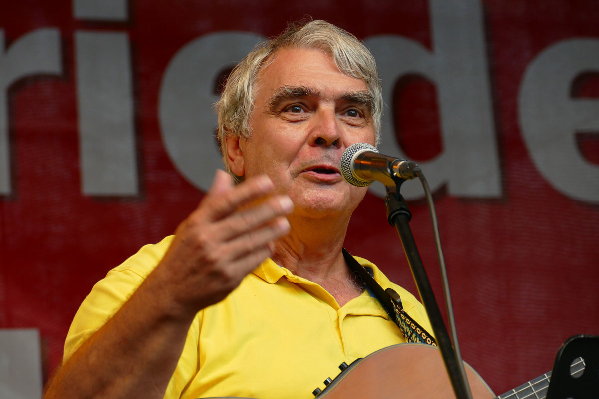 Koenig Uwe Bitzel - Ein Fest für den Frieden - Bardo Henning, Bejarano und Microphone Mafia, Betty Rossa, Calum Baird, Daniel Osorio, Erich Schaffner, Gina Pietsch, Hartmut König, Tino Eisbrenner, Tobias Thiele, UZ-Friedensfest 2024 - Kultur