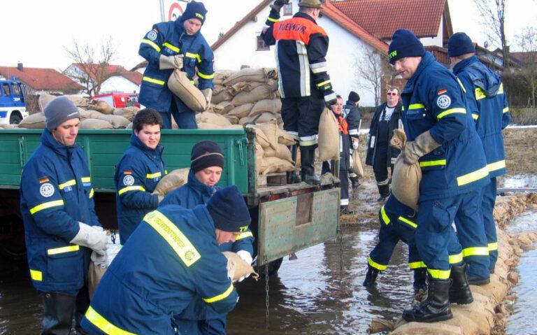 THW Tauwettereinsatz OV Pfaffenhofen 03 2006 - Soforthilfe statt PR-Fotos - Hochwasser - Hochwasser