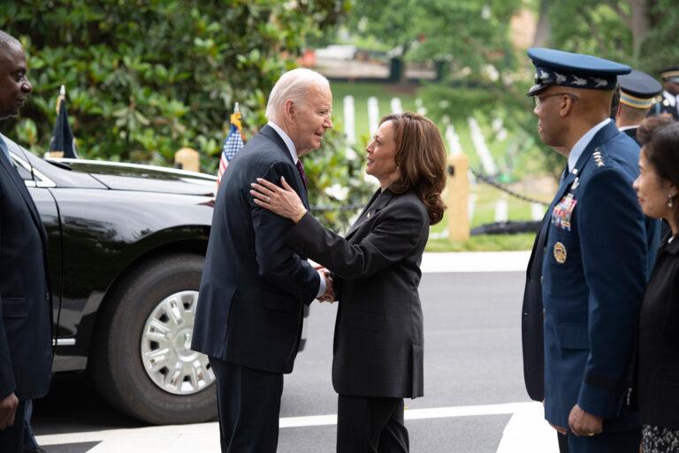 3006 Arlington National Cemetery Arlington Virginia on May 27 2024 for The 156th National Memorial Day Observance 53751097739 - Reale Seifenoper - Kamala Harris - Kamala Harris
