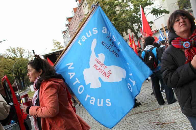 410402 Friedensbewegung - Dem NATO-Kurs entgegenstellen! - Friedensbewegung - Friedensbewegung