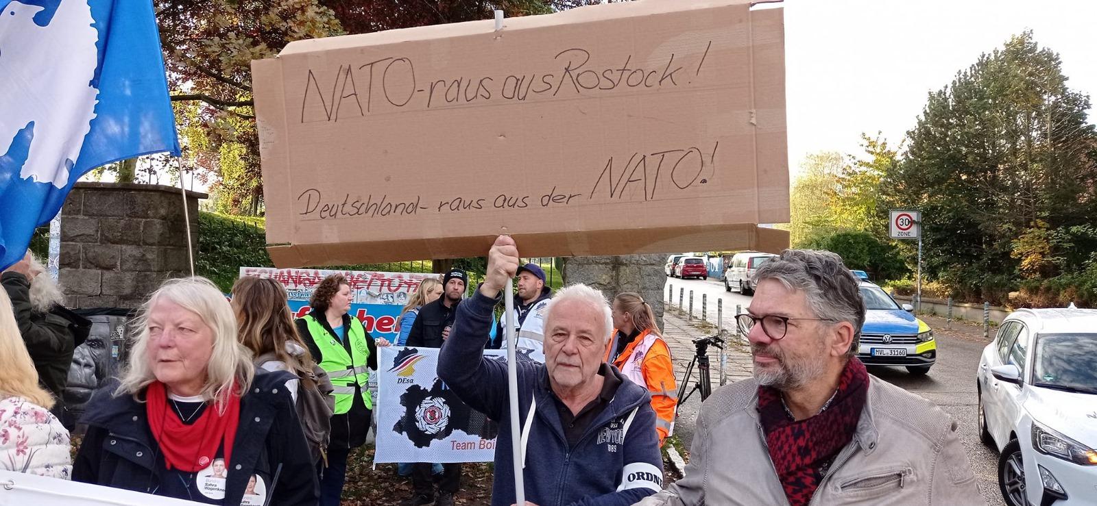 Rostock - NATO raus aus Rostock! - UZ vom 8. November 2024 - UZ vom 8. November 2024