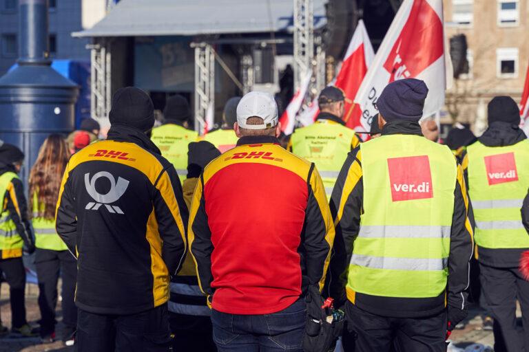 040201 PostTR - Tarifkampf mit Scheuklappen - Tarifrunde Post - Tarifrunde Post
