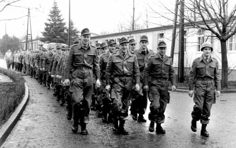 180801 Remilitarisierung Bildung - Zum Dienen erzogen - Bildungswesen - Bildungswesen