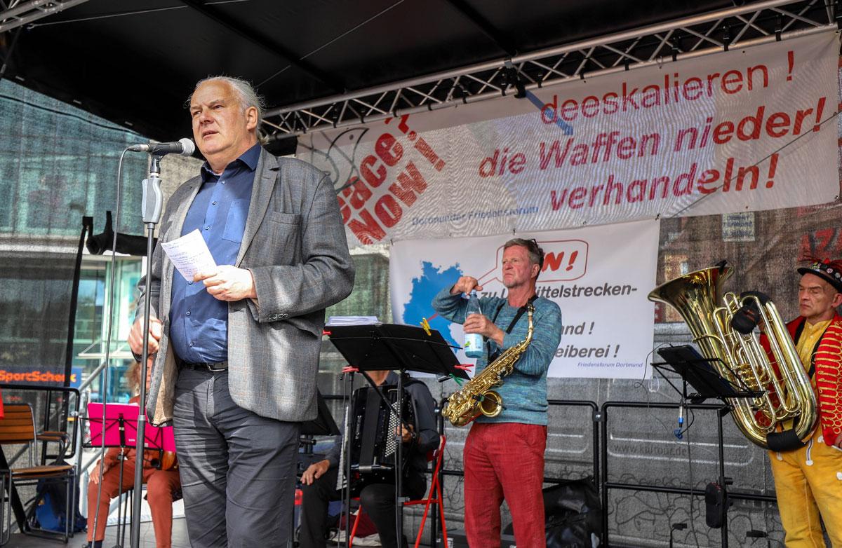 2025 OMA Ruhr 3 Tag Andreas Hunko BSW 46 1 - Vorneweg die Jugend - Ostermarsch 2025, Stuttgart, Willi van Ooyen - Blog, Aktion
