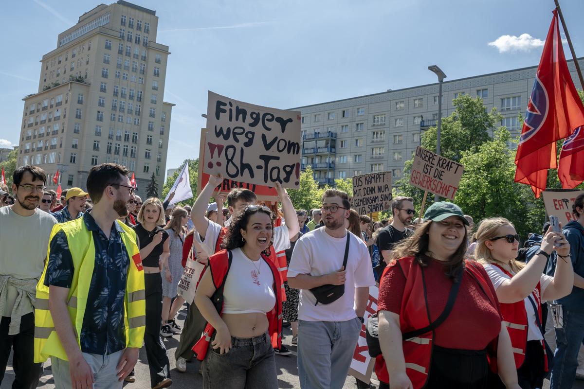 200202 Arbeitszeitverkuerzung - Alles spricht dagegen - UZ vom 16. Mai 2025 - UZ vom 16. Mai 2025