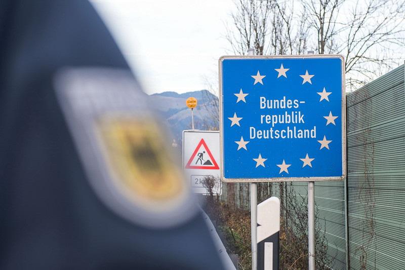 200402 Grenzregime - Abschottung im Alleingang - UZ vom 16. Mai 2025 - UZ vom 16. Mai 2025
