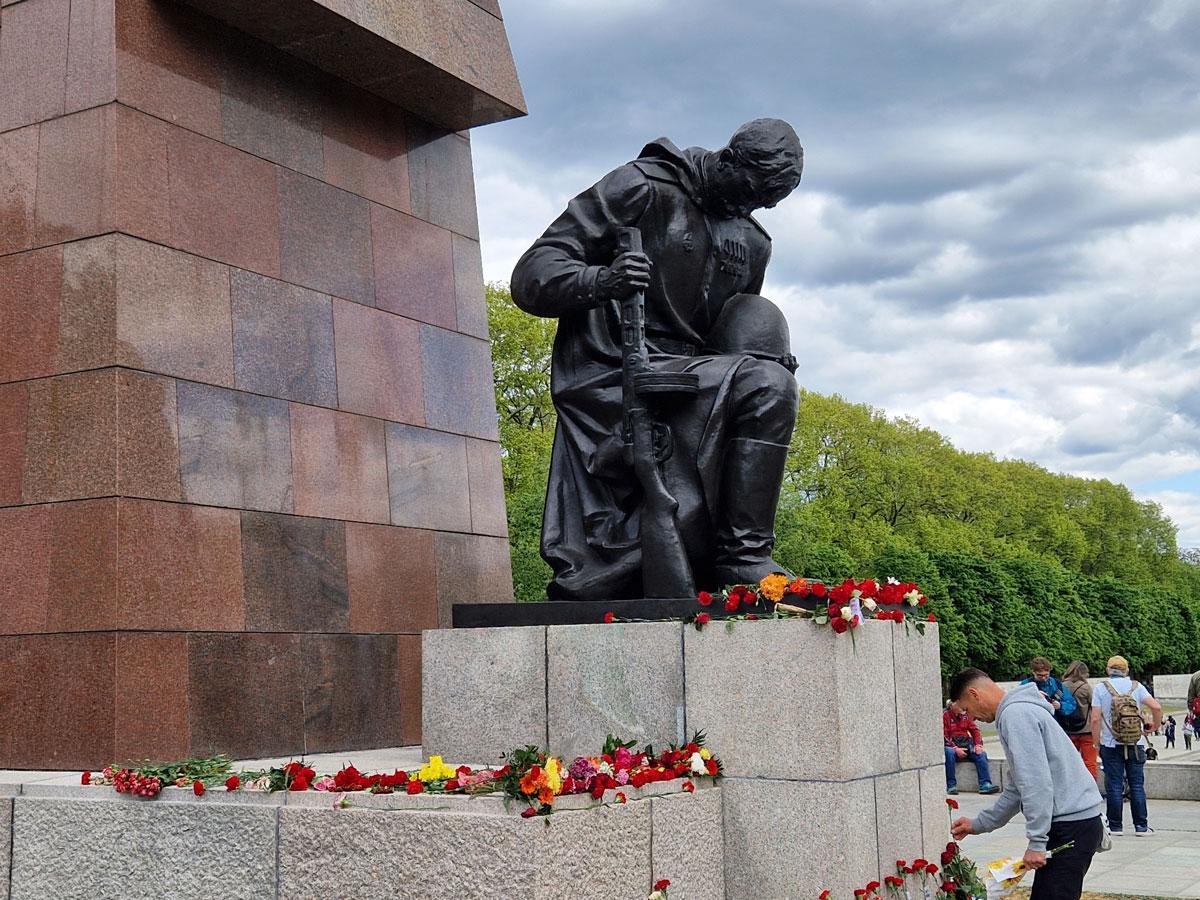 20250508 144034 - Befreit feiern - 80 Jahre Befreiung vom Faschismus, Christa Weber, DKP Berlin, Dmitri Nowikow, Patrik Köbele, Stefanie Rediske, Yana Zaugarova - Blog, Politik