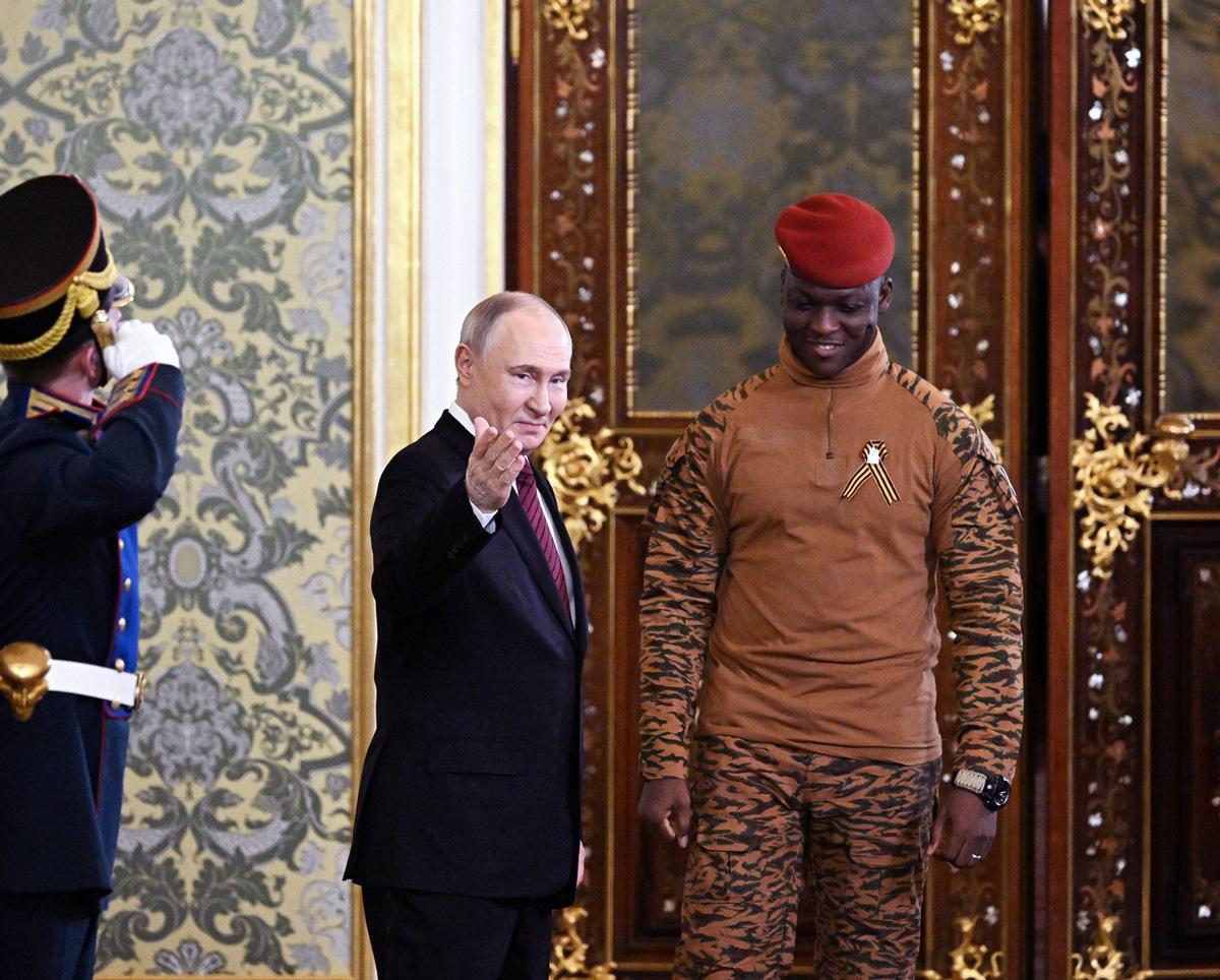 210602 Traore - Ibrahim Traoré und der antikoloniale Aufbruch - UZ vom 23. Mai 2025 - UZ vom 23. Mai 2025