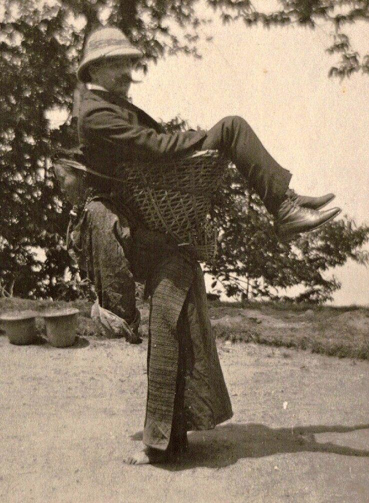 2110 A British merchant being carried by a Sikkimese lady - Vernichtung des Privateigentums - UZ vom 23. Mai 2025 - UZ vom 23. Mai 2025