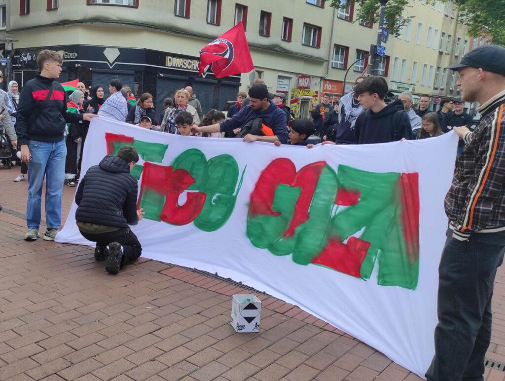 Gaza soll leben! - DKP Dortmund, Gaza, Linksjugend, Palästina-Solidarität, SDAJ Dortmund - Aktion 221506 Gaza Transpa2 - Gaza soll leben! - DKP Dortmund, Gaza, Linksjugend, Palästina-Solidarität, SDAJ Dortmund - Aktion