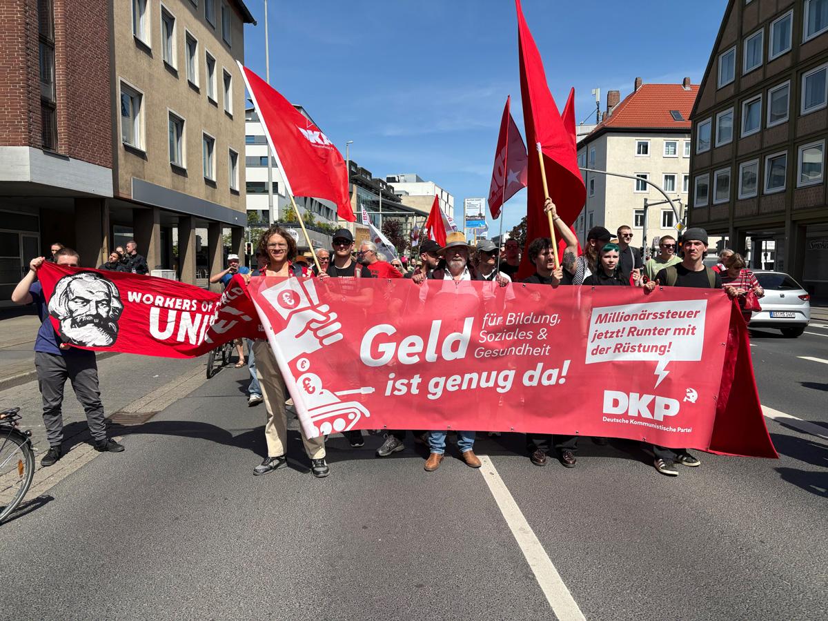 Braunschweig DKP Braunschweig - Runter mit der Rüstung! - 1. Mai 2025, Abrüstung und Frieden, DKP, Friedensdemonstration, GEW, IG Bau, IG Metall, Nie wieder Faschismus – Nie wieder Krieg!, SDAJ, ver.di - Blog