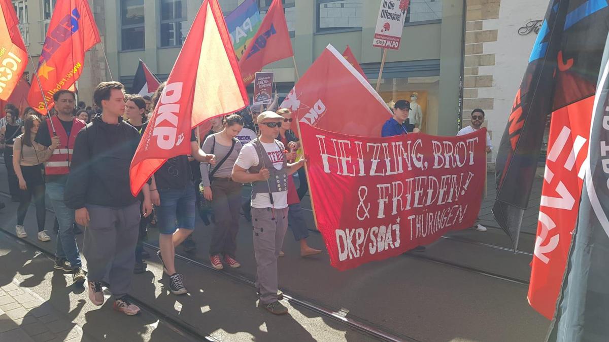 Erfurt DKP Erfurt - Runter mit der Rüstung! - 1. Mai 2025, Abrüstung und Frieden, DKP, Friedensdemonstration, GEW, IG Bau, IG Metall, Nie wieder Faschismus – Nie wieder Krieg!, SDAJ, ver.di - Blog