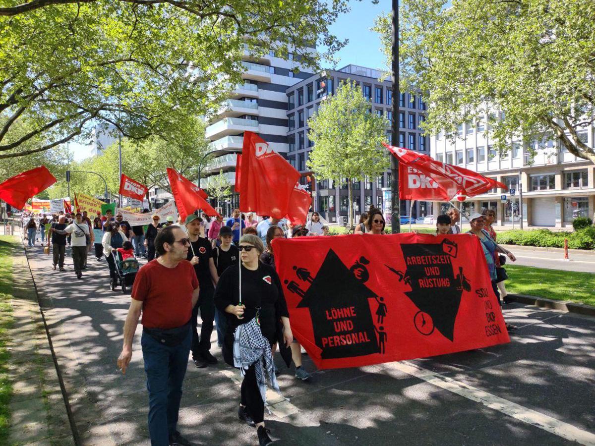 Essen DKP Essen - Runter mit der Rüstung! - 1. Mai 2025, Abrüstung und Frieden, DKP, Friedensdemonstration, GEW, IG Bau, IG Metall, Nie wieder Faschismus – Nie wieder Krieg!, SDAJ, ver.di - Blog