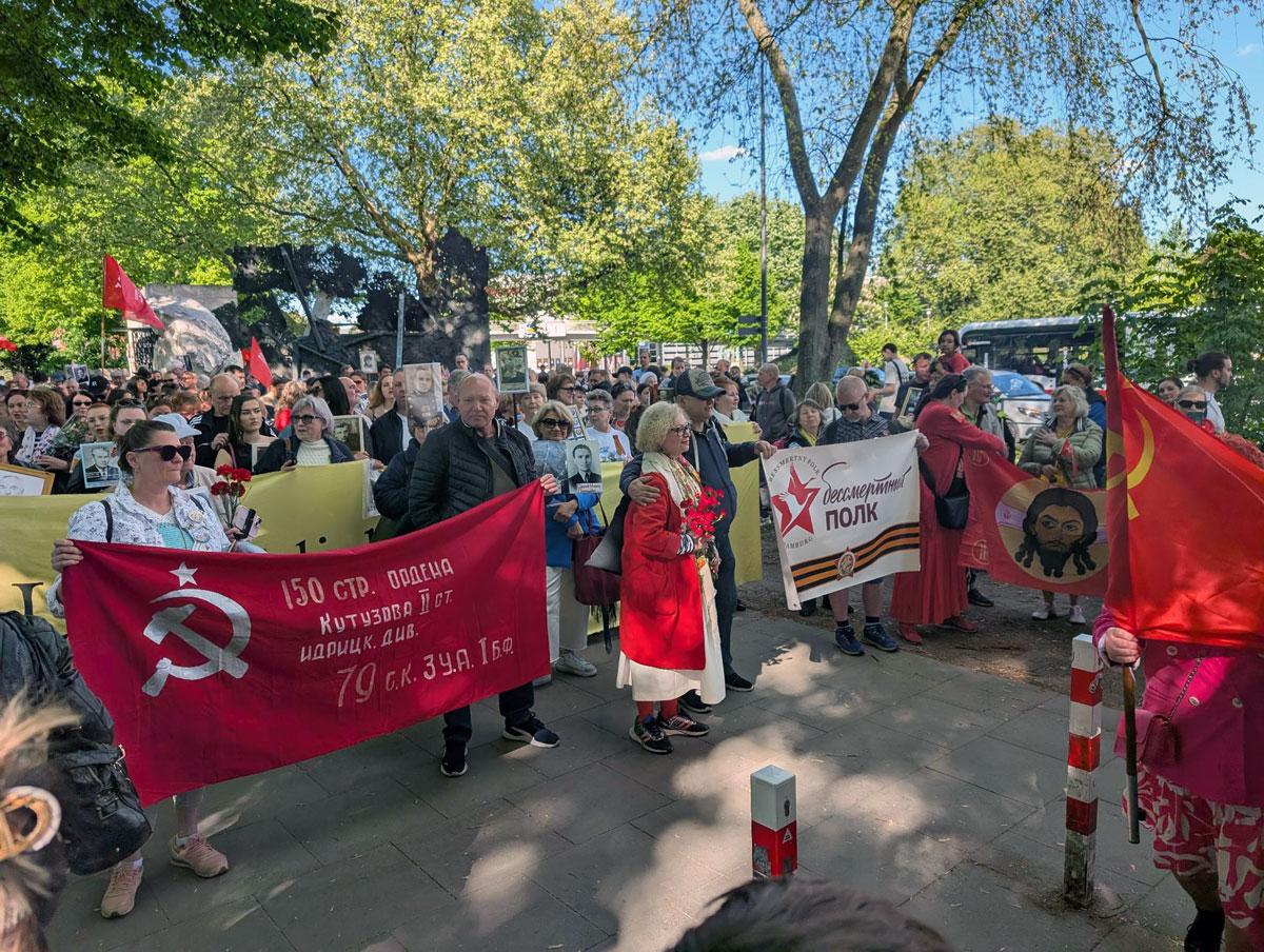 Hamburg Unsterbliches Regiment 1 - Gemeinsam gefeiert! - 80 Jahre Befreiung vom Faschismus, Ulrich Schneider - Blog