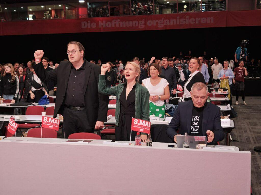 Internationale Schluss - Bald geht's los - -