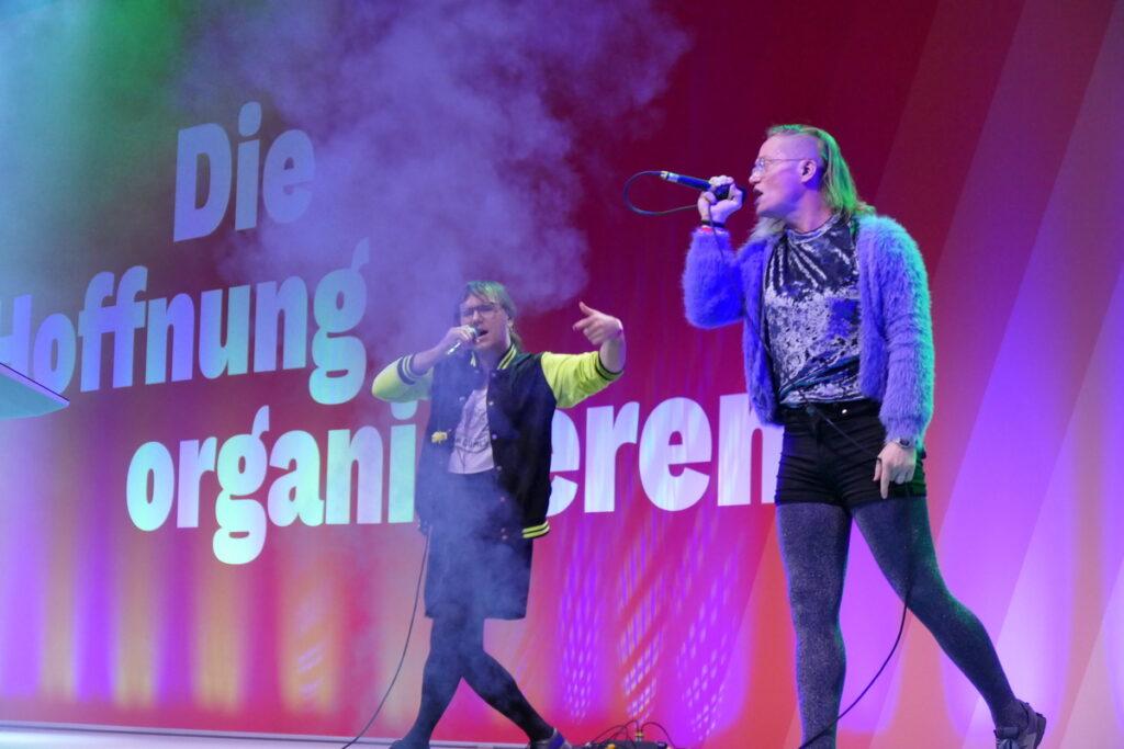 Nebenwiderspruch Bild - Bald geht's los - -