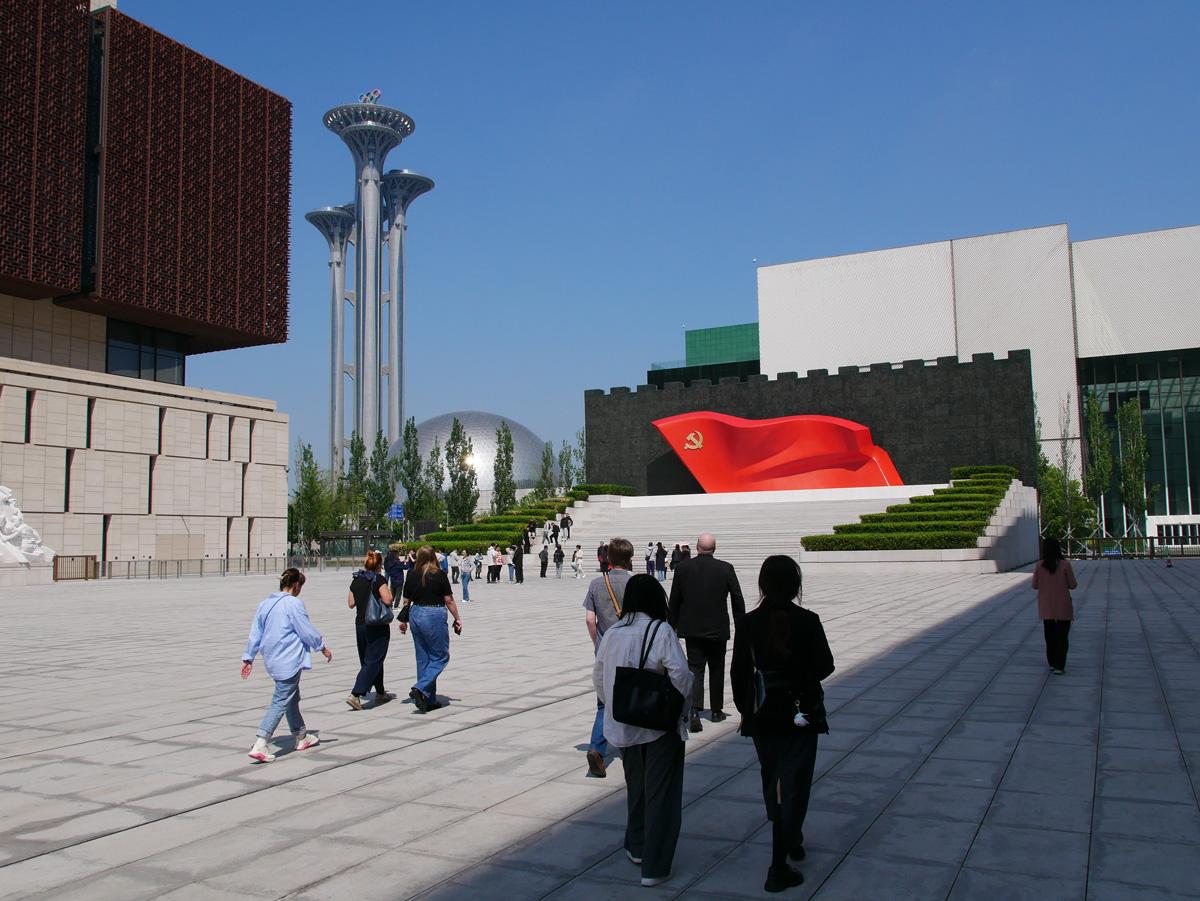 P1030035 - Gewusel und himmlische Ruhe - Chinareise, DKP, Kommunistische Partei der Schweiz, KPCh, Partei "Die Linke", Peking, Sozialismus chinesischer Prägung - Internationales