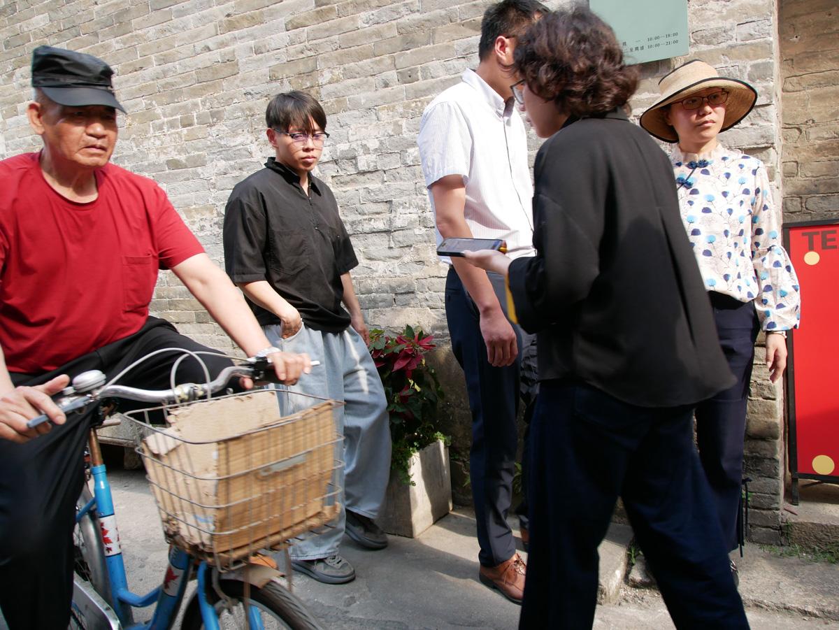 P1030429 - Gewusel und himmlische Ruhe - Chinareise, DKP, Kommunistische Partei der Schweiz, KPCh, Partei "Die Linke", Peking, Sozialismus chinesischer Prägung - Internationales