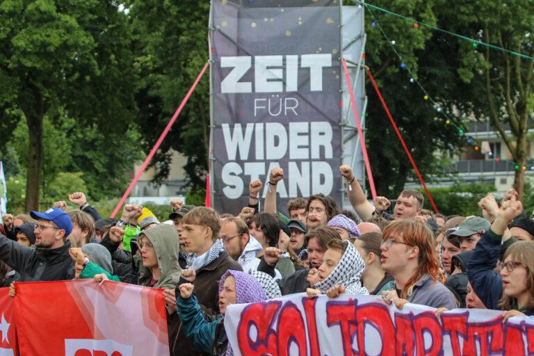 13 2025 SDAJ Festival 28 1 Peter Koester - „Müde, zufrieden und beeindruckt“ - Zeit für Widerstand! - Zeit für Widerstand!