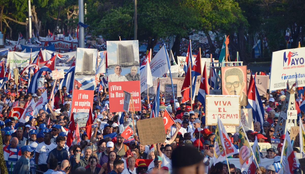 2025 05 01 0223 1eroMayo - Auf jeden Fall Sozialismus - Cuba Libre, Klinik Rosa Luxemburgo, Kommunistische Partei Kubas, Peter Weyland, Reise nach Kuba, Solidarität mit dem sozialistischen Kuba!, US-Blockade Kubas, UZ-Leserreise - Aktion
