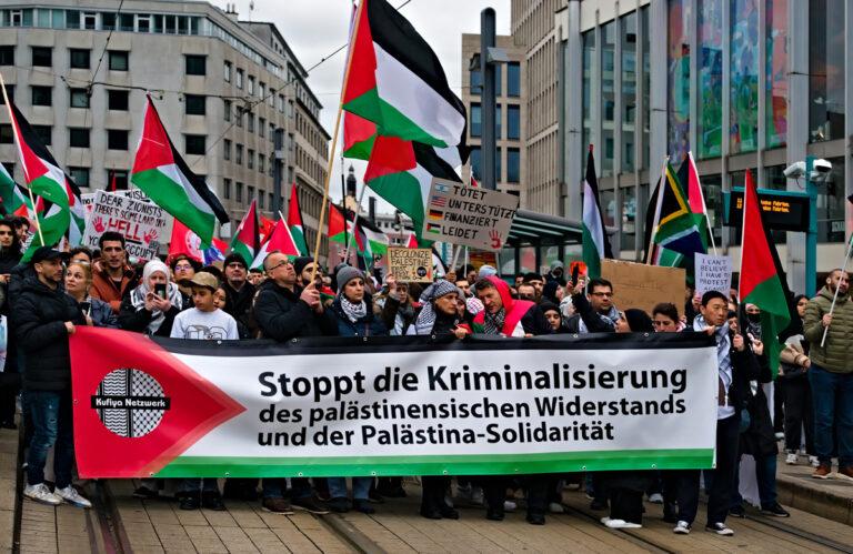 241501 Pro Palestine demonstration in Frankfurt 2024 4 - Solidaritätstermine - Aktion - Aktion