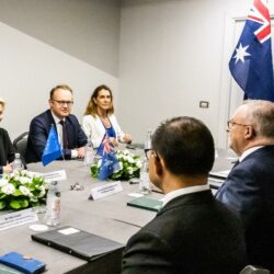 Home - - Kriegsvorbereitung mit Down Under