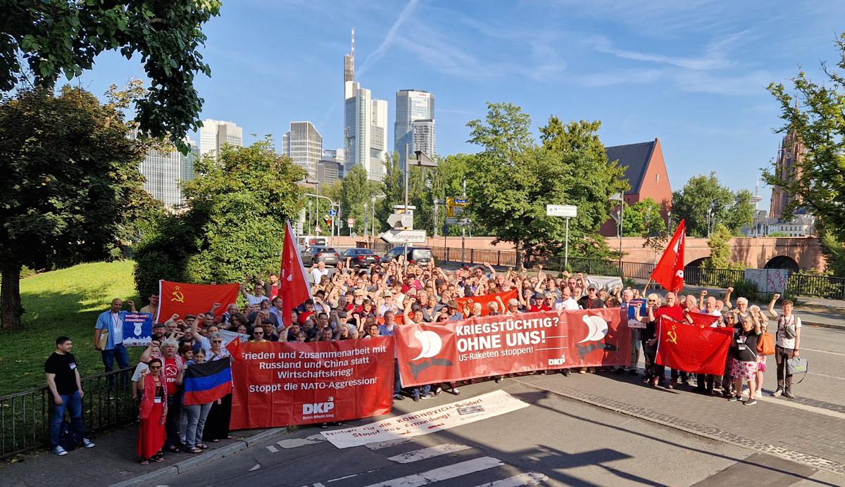 Blog Parteitag - Ein Parteitag der Solidarität - UZ vom 27. Juni 2025 - UZ vom 27. Juni 2025