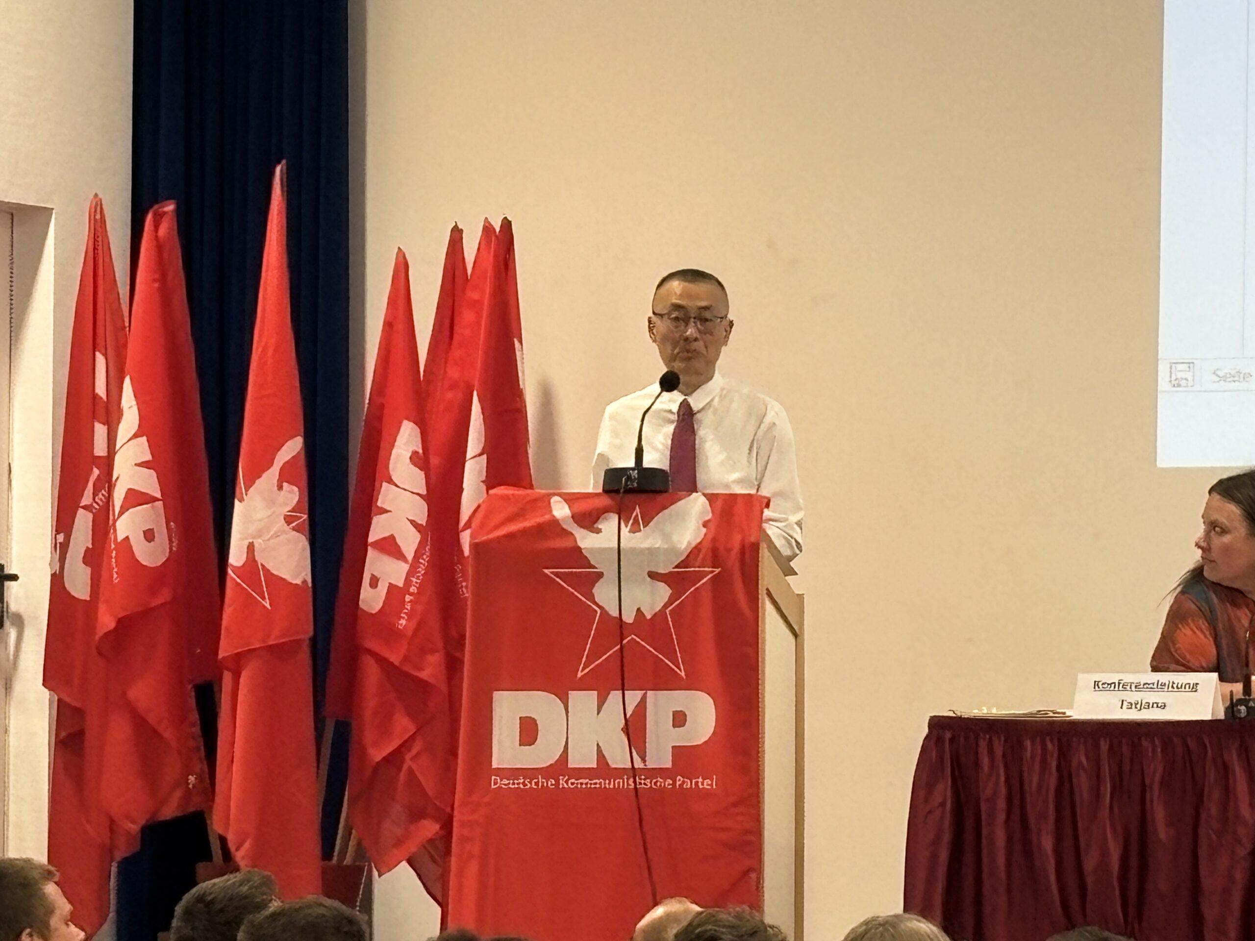 Vietnams Botschafter in Deutschland Vu Quang Minh beim 26. DKP Parteitag. Foto: UZ.