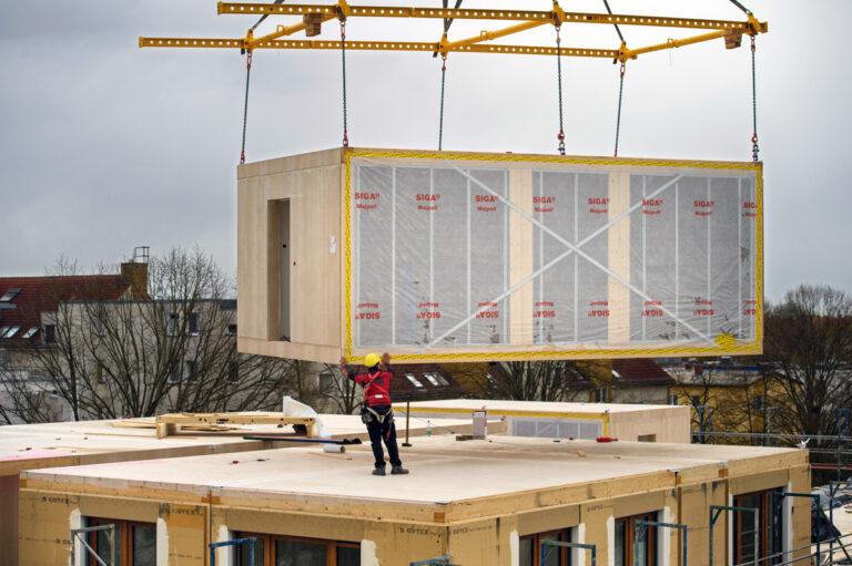 270202 Wohnen - Maximalprofit im Wohnungswesen? - UZ-PLUS - UZ-PLUS