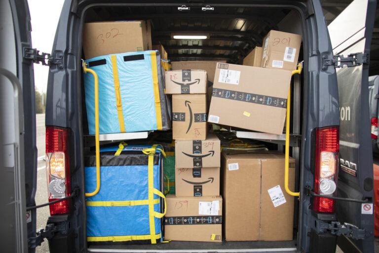 280301 Amazon - Arbeitsbedingungen „katastrophal“ - Amazon - Amazon