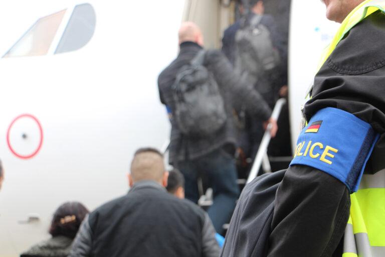 290401 Asyl - Grundgesetz war gestern - Paragraf 29b Asylgesetz - Paragraf 29b Asylgesetz