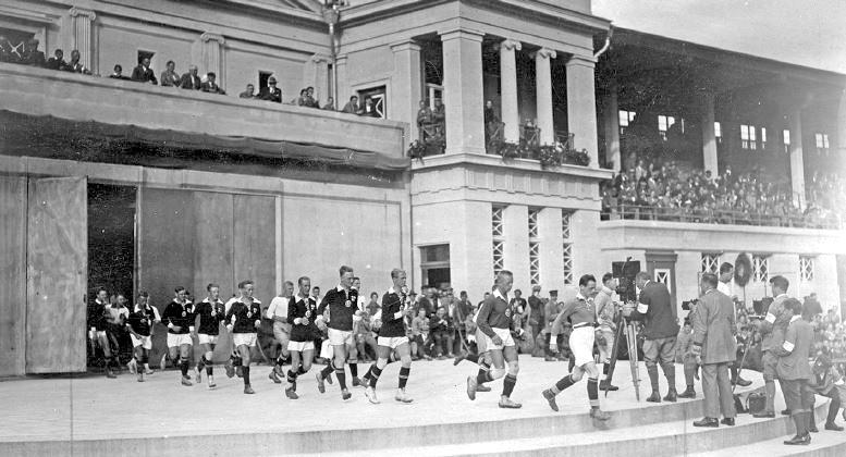 Wettkampf ohne Verlierer - „Nie wieder Krieg!“, 100 Jahre, Frankfurt am Main, Friedensfest, Internationale Arbeiterolympiade - Hintergrund 301302 Arbeiterolympiade - Wettkampf ohne Verlierer - „Nie wieder Krieg!“, 100 Jahre, Frankfurt am Main, Friedensfest, Internationale Arbeiterolympiade - Hintergrund