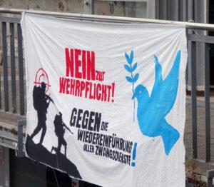 Wehrpflicht? Ohne uns! - Ariane Alba Marquez, Bündnis „Nein zur Wehrpflicht!“, DFG-VK, Initiative Nie wieder Krieg - Die Waffen nieder, Peter Wahl, Reiner Braun, Ronja Fröhlich, Skjold Albers, Wehrpflicht, Willi van Ooyen - Blog, Politik IMG 4717 - Wehrpflicht? Ohne uns! - Ariane Alba Marquez, Bündnis „Nein zur Wehrpflicht!“, DFG-VK, Initiative Nie wieder Krieg - Die Waffen nieder, Peter Wahl, Reiner Braun, Ronja Fröhlich, Skjold Albers, Wehrpflicht, Willi van Ooyen - Blog, Politik