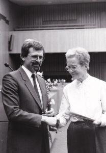 1987 Ehrung - Angemessene Ehrung bis heute verweigert - Anette Deeg-Steinmetz, Antifaschistische Revolutionäre Aktion ­Gießen, DKP Gießen, Georg Fülberth, Gernot Linhart, Harald Römer, Henning Mächerle, Mario Berger, Martina Lennartz, Norbert Birkwald, Ria Deeg, Ulf Immelt, Ulrich Schneider, Ute Bender - Blog