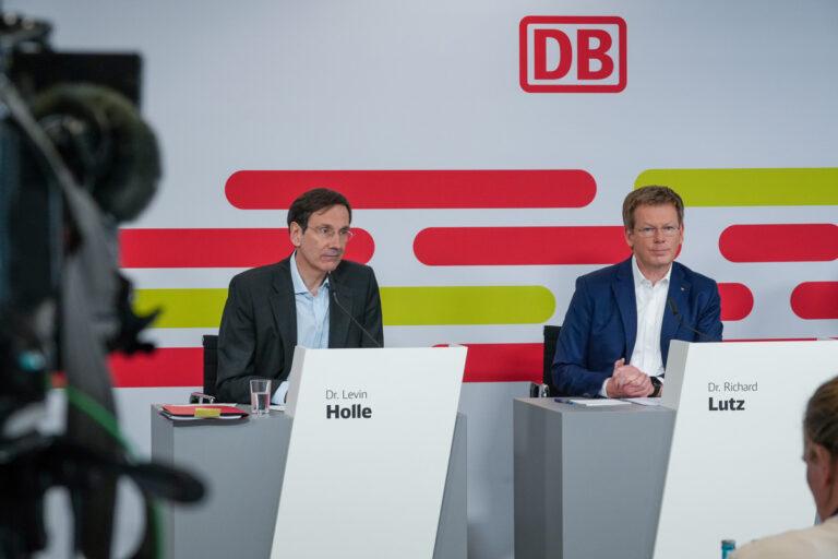 320201 Bahn - Stabil auf dem Irrweg - Halbjahresbilanz - Halbjahresbilanz